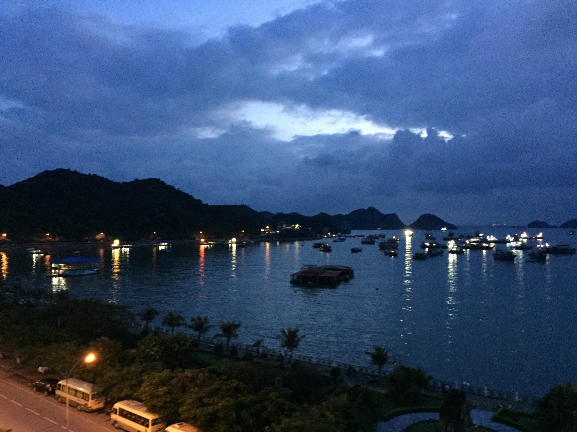 โรงแรมแคตบา ดรีม Dong Khe Sau ภายนอก รูปภาพ